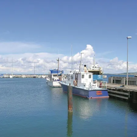 Three-bedroom In Holiday home
