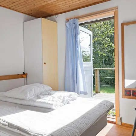 Three-bedroom In Holiday home