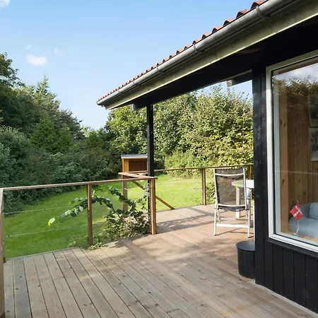 Three-bedroom In Holiday home *