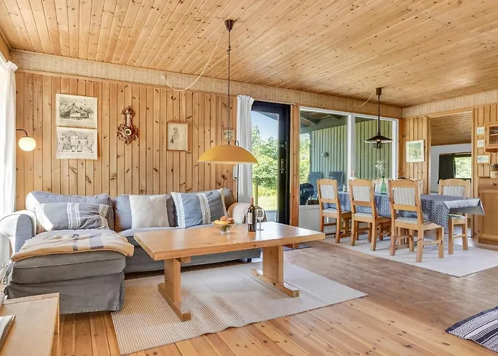 Three-bedroom In * Føllenslev