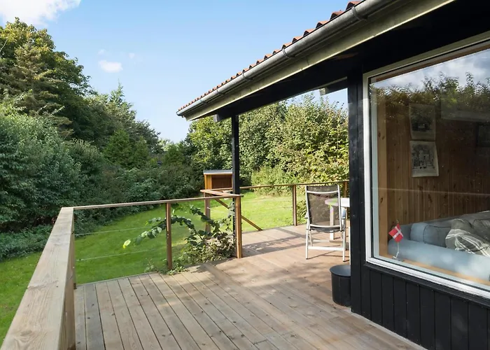 Three-bedroom In Feriehus *
